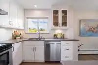 305 1390 MARTIN STREET - thumbnail 6