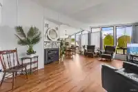 18 2120 KING GEORGE BOULEVARD - thumbnail 2