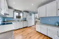 18 2120 KING GEORGE BOULEVARD - thumbnail 14