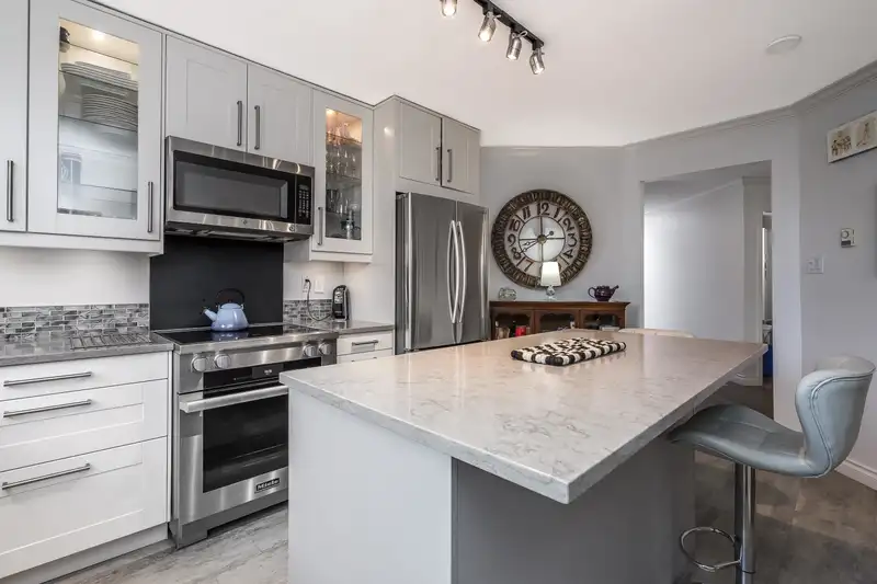 302 1378 FIR  ST STREET - photo 4 of 37