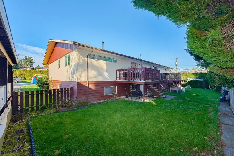 4086/ 4088 LISTER COURT - photo 4 of 5