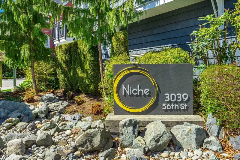 61 3039 156TH STREET - photo 1 of 30