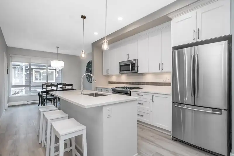 61 3039 156TH STREET - photo 4 of 30
