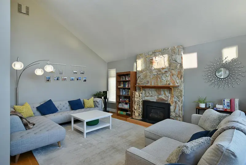 503 EAGLECREST DRIVE - photo 3 of 25