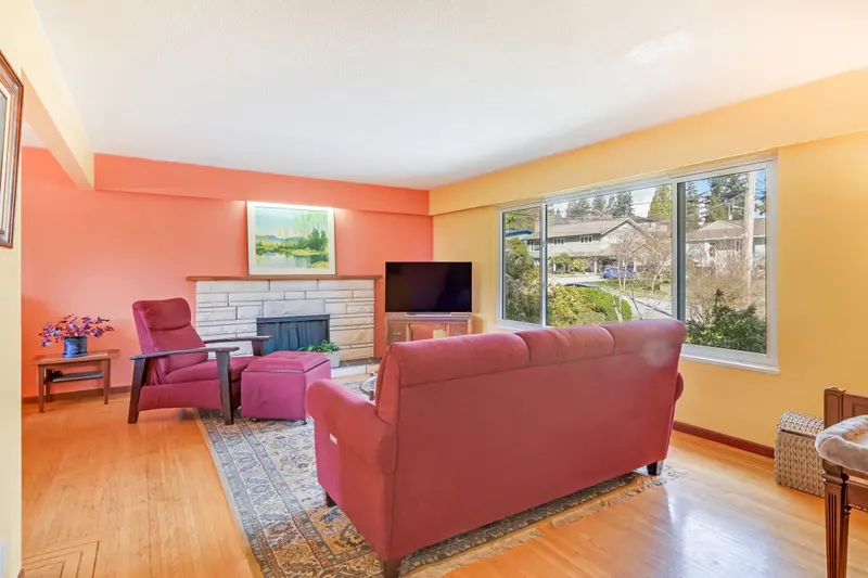 2294 PORTAGE AVENUE - photo 4 of 25