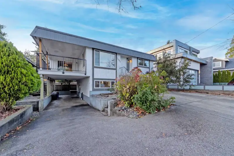 1061 STAYTE ROAD - photo 1 of 28
