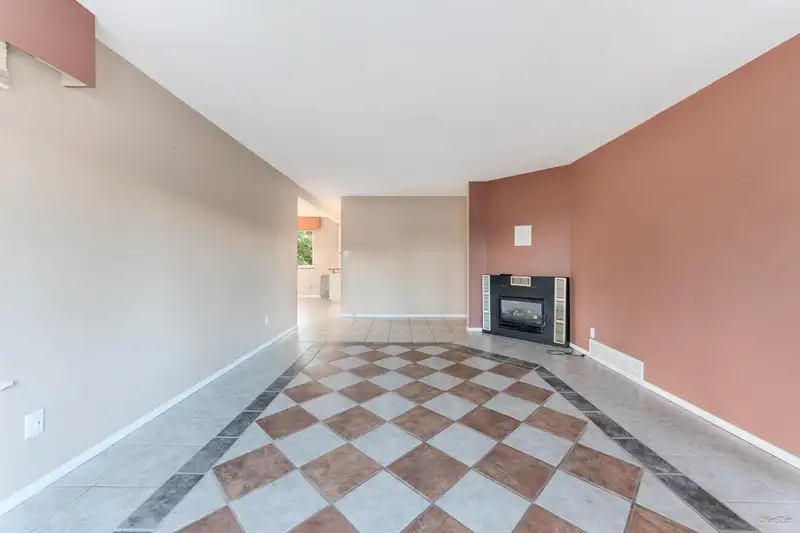 1061 STAYTE ROAD - photo 4 of 28