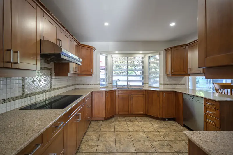 4430 50A STREET - photo 3 of 25