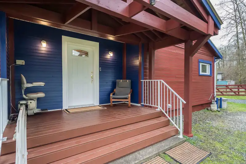 3011 184 STREET - photo 2 of 40