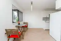 108 1444 MARTIN STREET - thumbnail 5