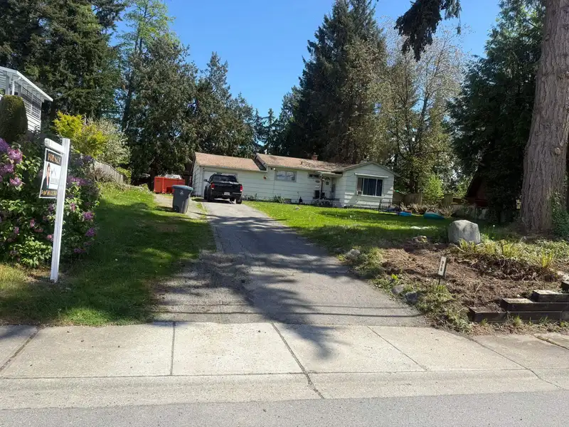 918 164 STREET - photo 2 of 3