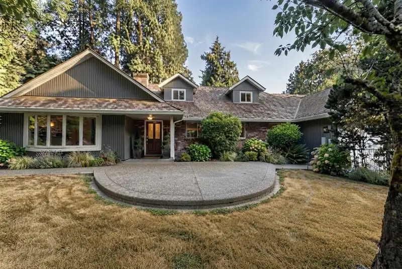 13768 32 AVENUE - photo 1 of 1