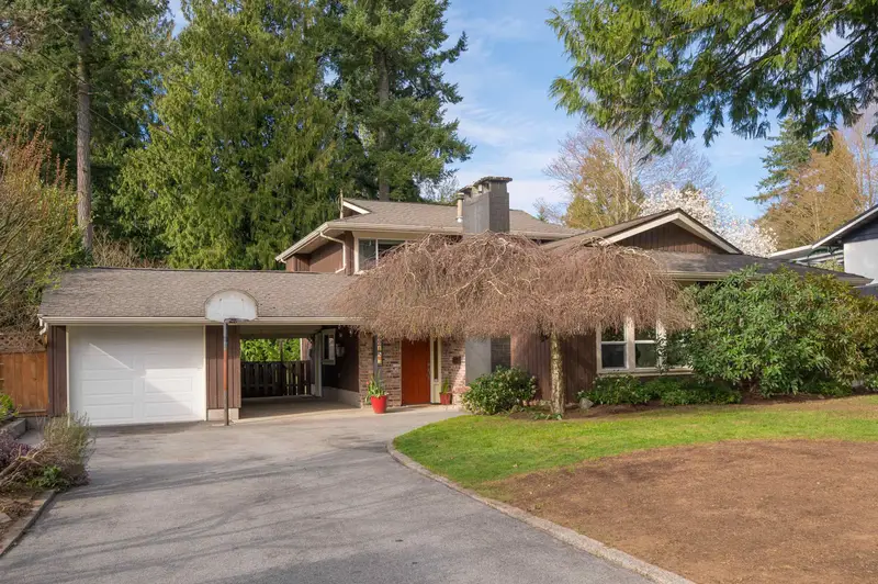 20157 43 AVENUE - photo 2 of 25