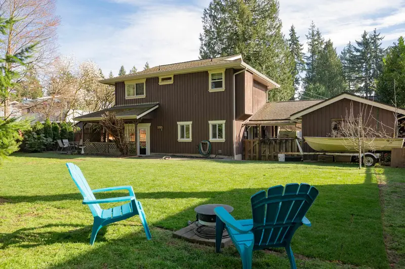 20157 43 AVENUE - photo 4 of 25