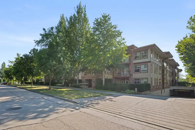 307 3355 ROSEMARY HEIGHTS DRIVE - photo 2 of 38