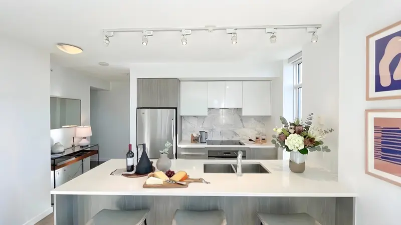 2505 6461 TELFORD AVENUE - photo 4 of 22