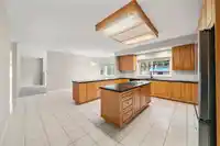 2048 134 STREET - thumbnail 6