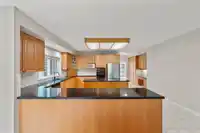 2048 134 STREET - thumbnail 7
