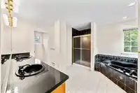 2048 134 STREET - thumbnail 10