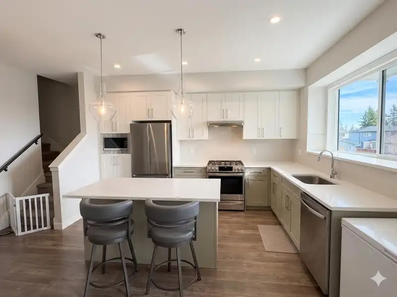 134 1833 165A STREET - photo 2 of 12