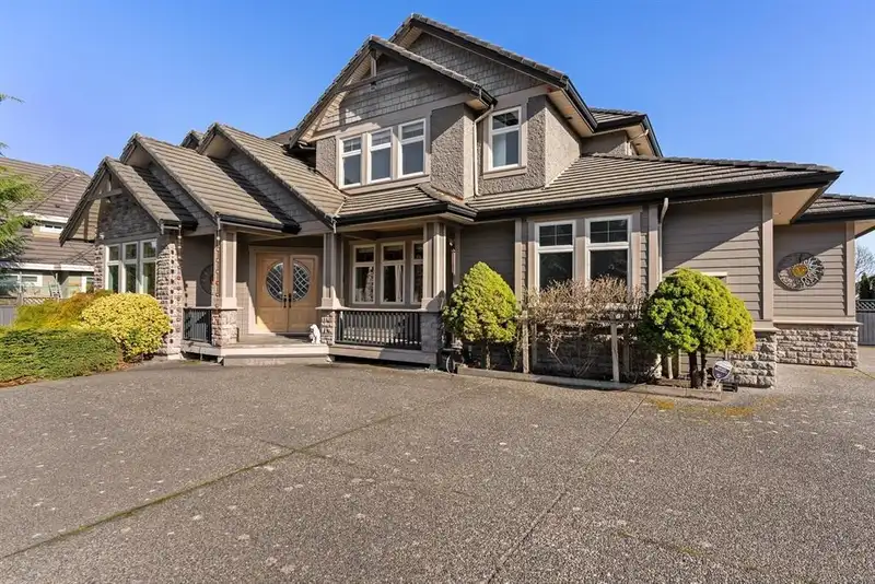 3438 156 STREET - photo 3 of 39