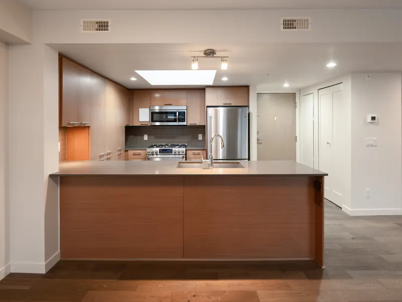 614 95 MOODY STREET - photo 4 of 25