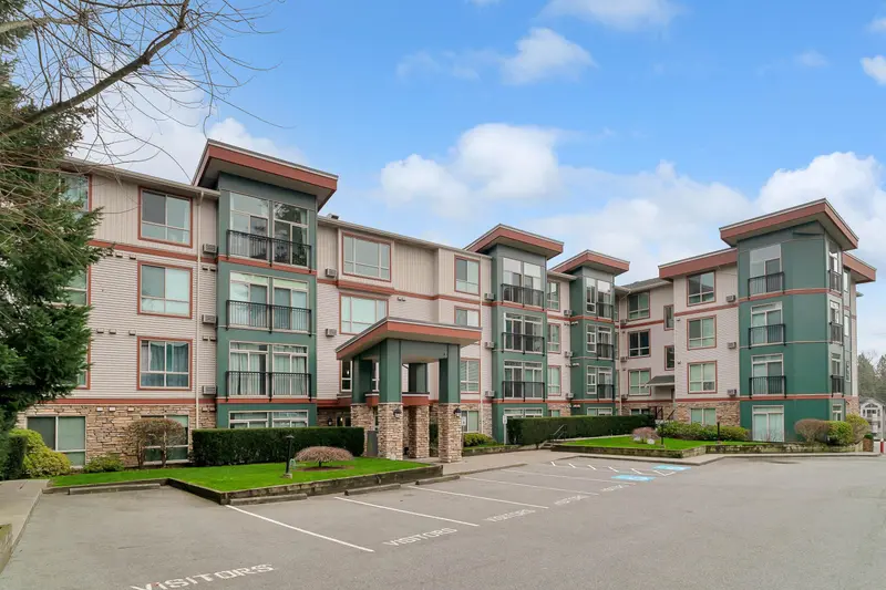 114 33485 SOUTH FRASER WAY - photo 2 of 25