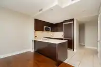 806 1473 JOHNSTON ROAD - thumbnail 9