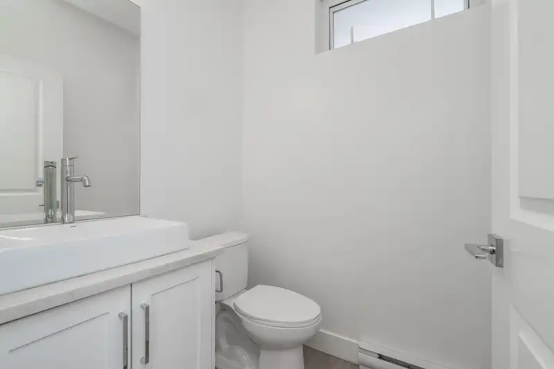 9 16433 19 AVENUE - photo 4 of 35