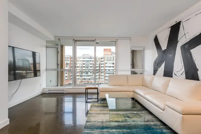 714 221 UNION STREET - photo 2 of 25