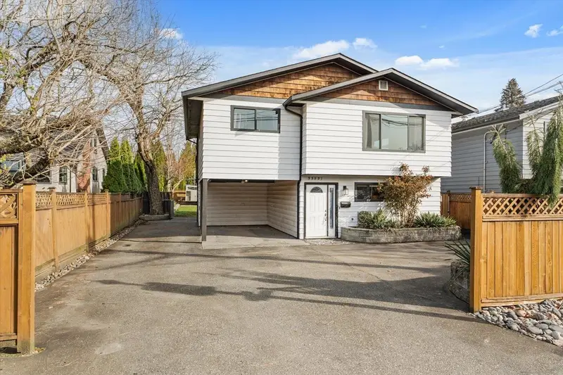 33531 7TH AVENUE - photo 1 of 25