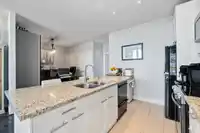421 2970 KING GEORGE BOULEVARD - thumbnail 4