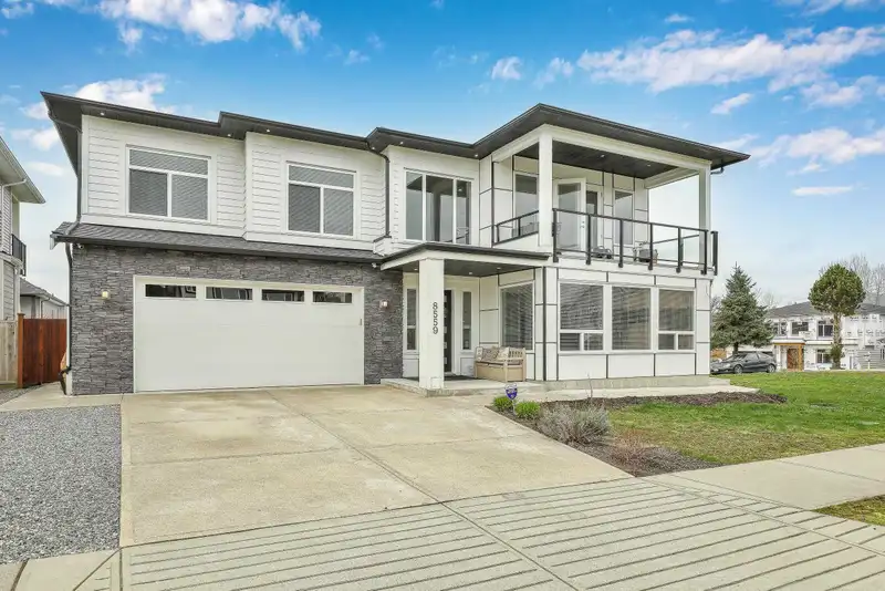 8559 BENEDICT BOULEVARD - photo 2 of 25