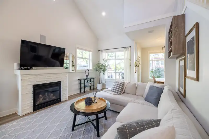 32 15237 36 AVENUE - photo 2 of 40