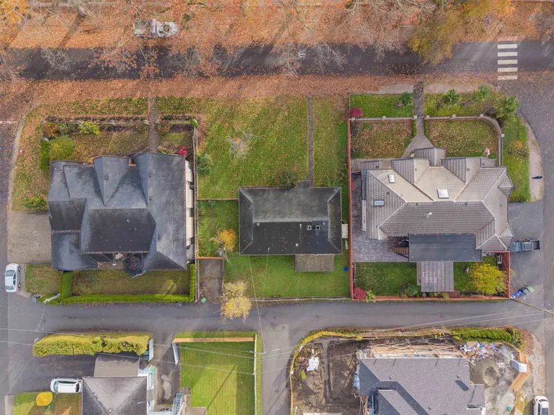 10891 MADDOCKS ROAD - photo 4 of 25