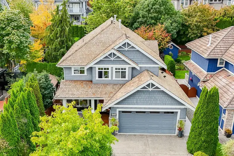 3419 156A STREET - photo 2 of 39