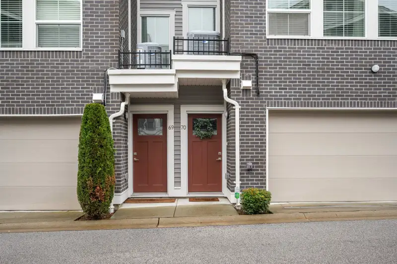 70 8371 202B STREET - photo 4 of 25