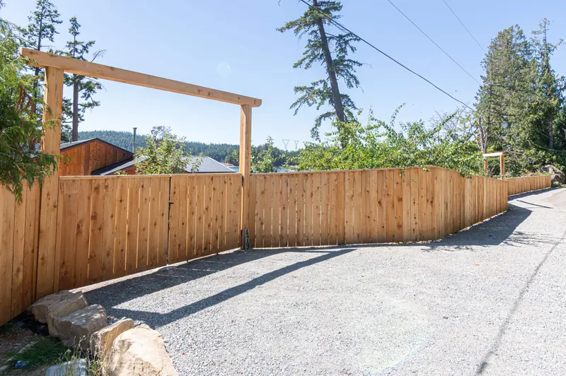 479 MONTAGUE PARK ROAD - photo 4 of 25