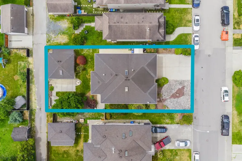 34654 7 AVENUE - photo 2 of 25