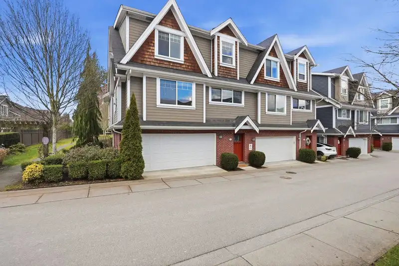 65 15988 32 AVENUE - photo 1 of 40