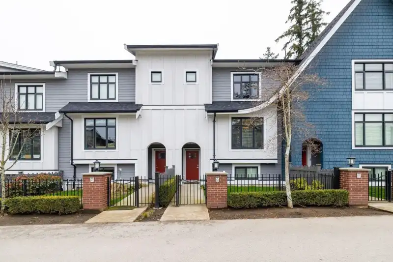 63 15677 28 AVENUE - photo 1 of 19