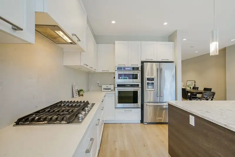 63 15677 28 AVENUE - photo 4 of 19