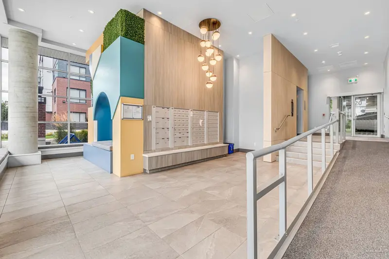 606 7920 206 STREET - photo 4 of 20