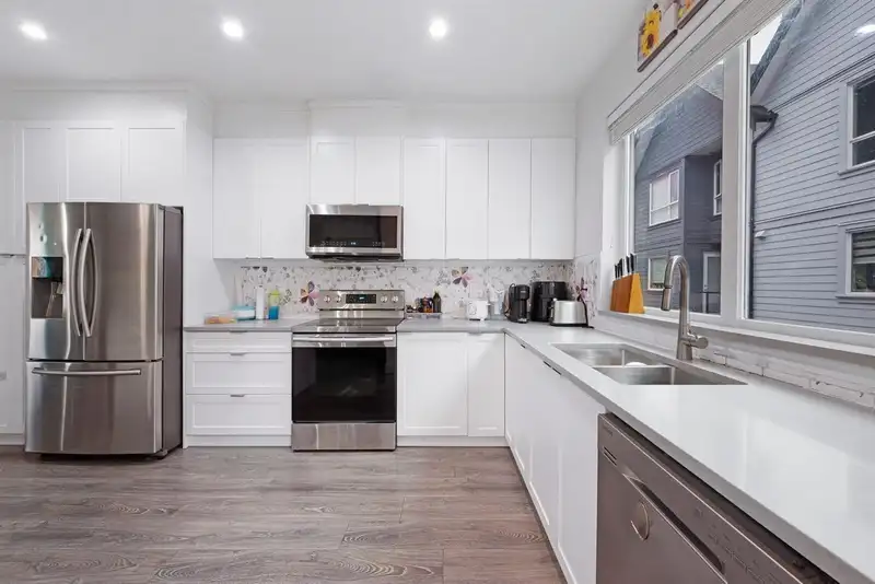 2 12088 76 AVENUE - photo 4 of 13