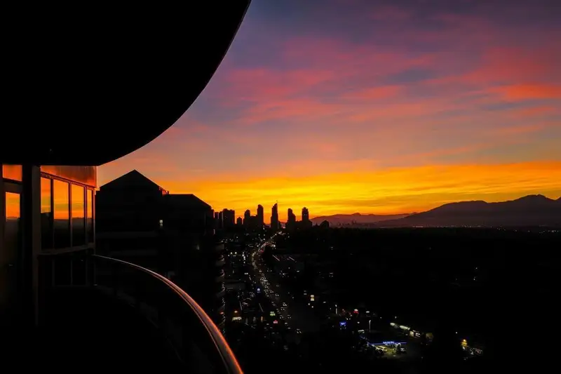 2101 6659 SOUTHOAKS CRESCENT - photo 1 of 14