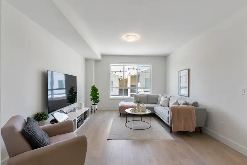 123 16561 17A AVENUE - photo 3 of 38