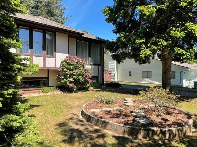 14025 20 AVENUE - photo 1 of 35