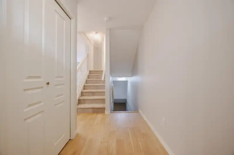 16 15432 16A AVENUE - photo 2 of 25