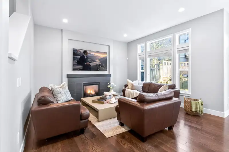 16088 28B AVENUE - photo 2 of 40