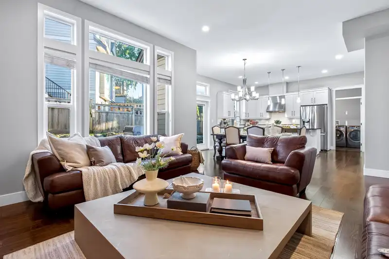 16088 28B AVENUE - photo 4 of 40